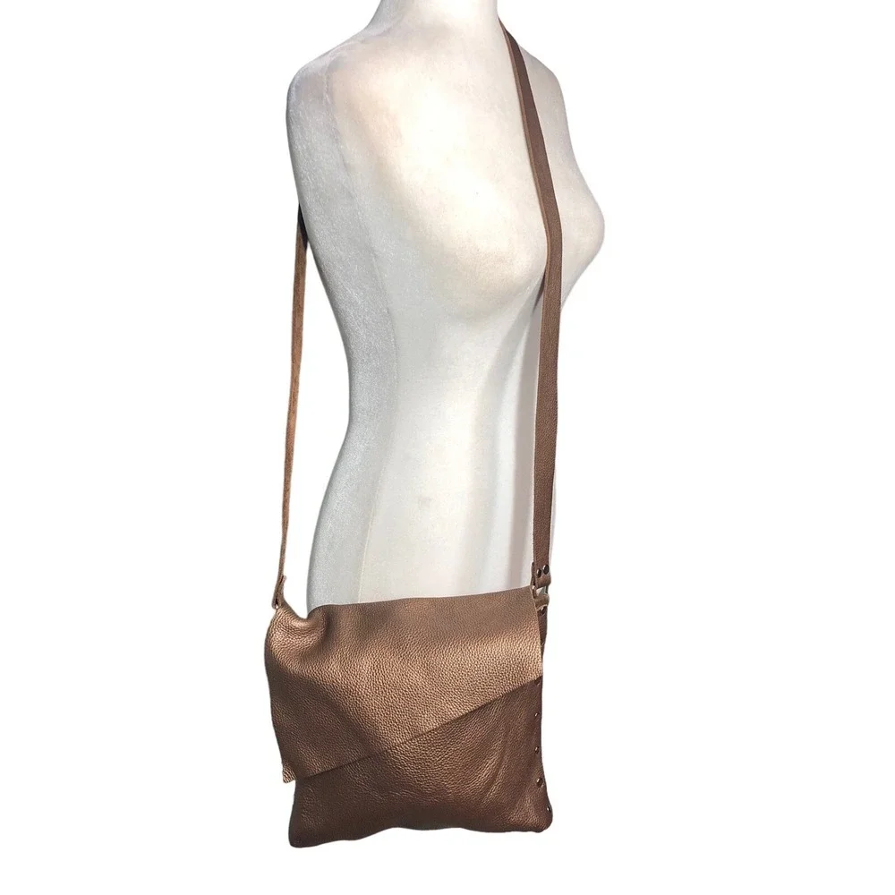 Gold Pebble Leather Purse Womens Grommet Open Flap Crossbody Vintage Y2K‎
